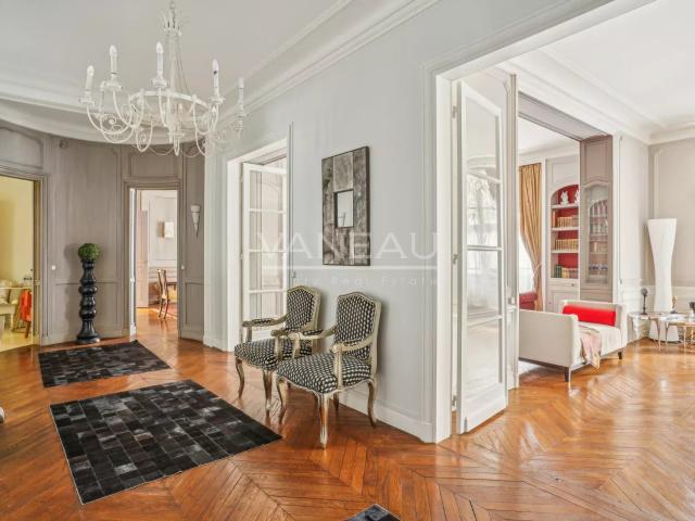 Paris XVIe Trocadero Appartement familial et de réceptio. 241m² Paris 16ème