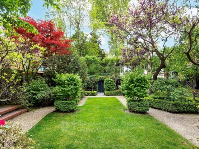 Paris XVIe Villa de la Réunion Grand Jardin