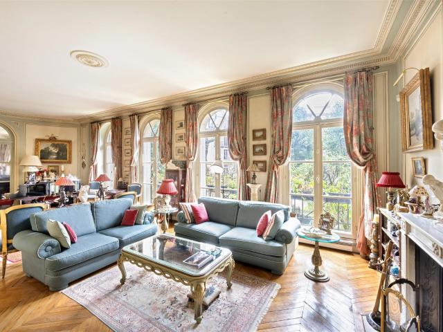 Paris XVIème Ranelagh, Hôtel Particulier, caractère et vol. 484m² Paris 16ème