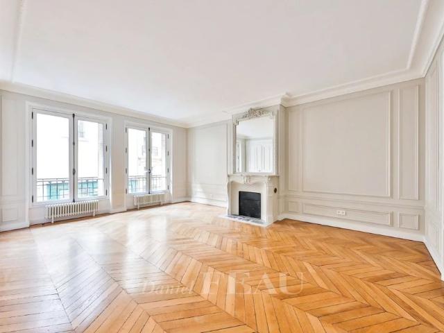 Paris XVIIe Rue Cardinet Parc Monceau