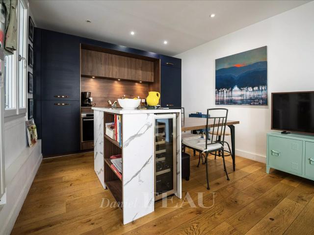 Paris XVIIe Rue des Dames Rue de Lévis 82m² Paris 17ème