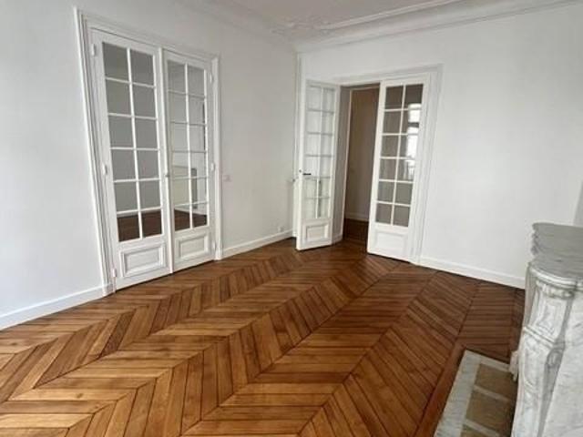 Paris XVIIème, Magnifique 3/4 Pièces de 83m² avec Balcon