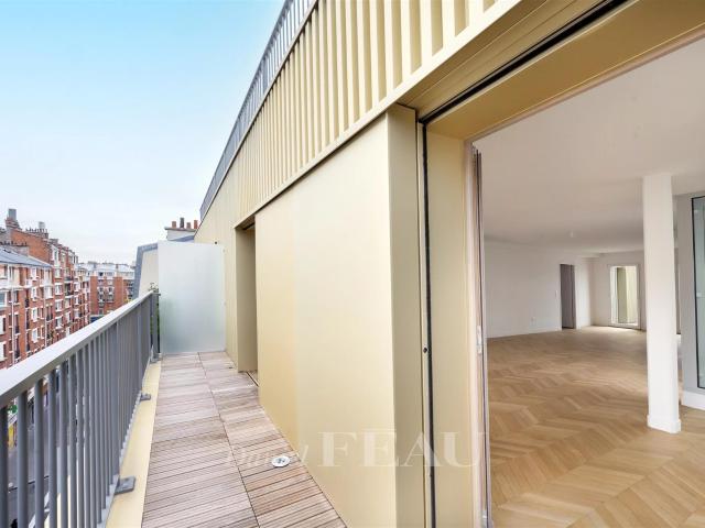 Paris 18e Rue Versigny 157m² Paris 18ème