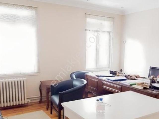 Paris Caddesi'nde İster Eşyalı 4+1 Home ofis İster Boş 3+1 Konut