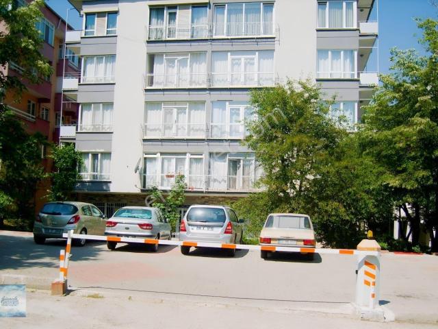 Paris Caddesinde 3+1 Katta Ön Cephe Bakımlı Merkezi Isınma