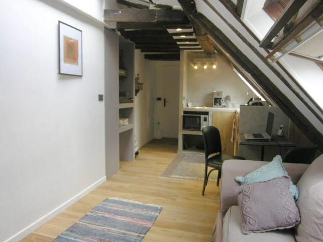 Paris Central Soho Vibe, Paris Amsterdam Apartments for Rent