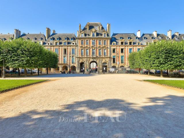 Paris IV Place Des Vosges 89m² Paris 4ème