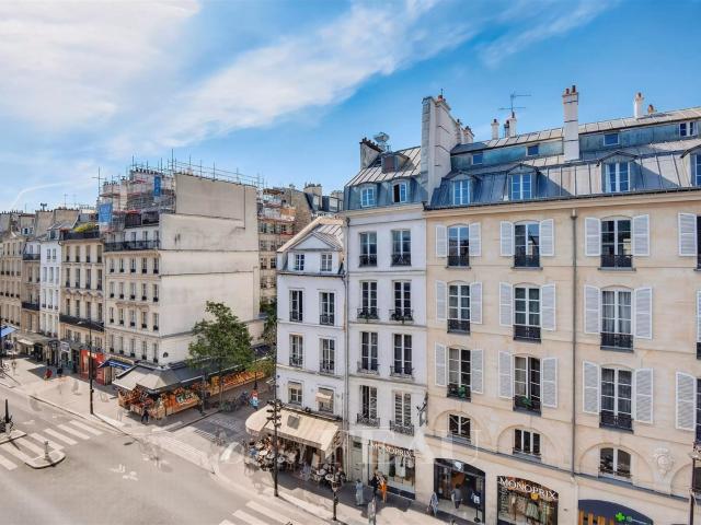 Paris IVe Rue Saint Antoine / Hôtel de Sully 39m² Paris 4ème