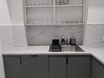 Paris: Large newly renovated 1 bedroom apartment, 45m², Paris Amsterdam Apartments for Rent