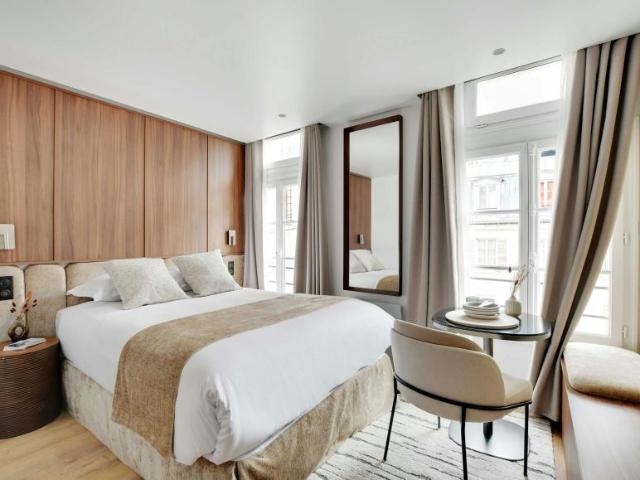 Paris Paris 75007 104402349