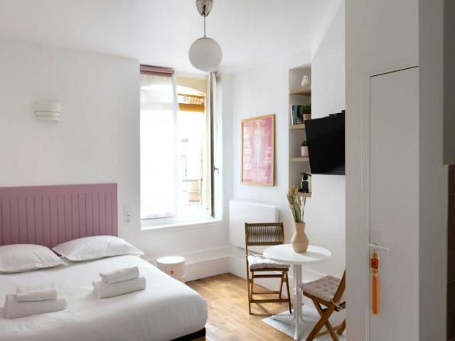Paris Paris 75004 104842917