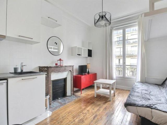 Paris Paris 75004 104878111