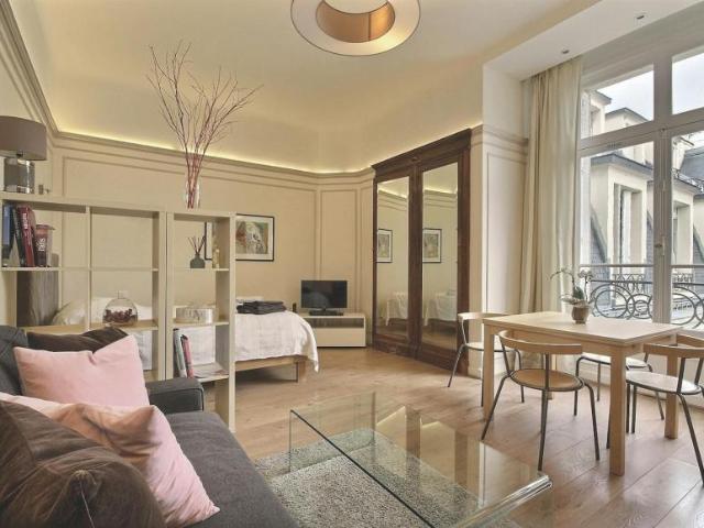 Paris Paris 75008 104843239