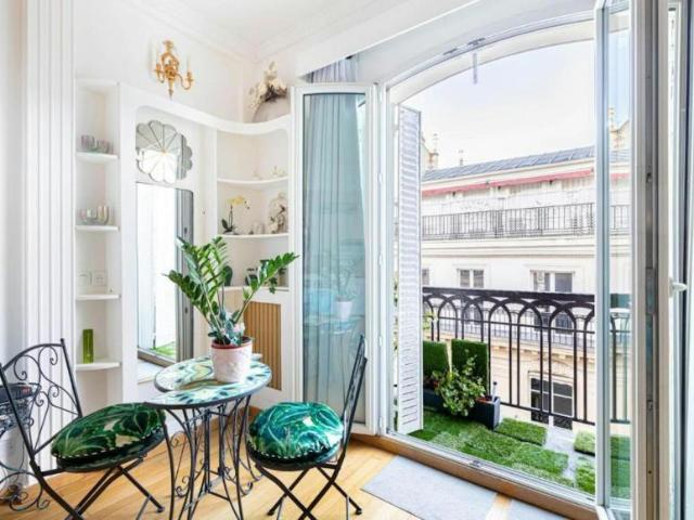 Paris Paris 75009 101588540