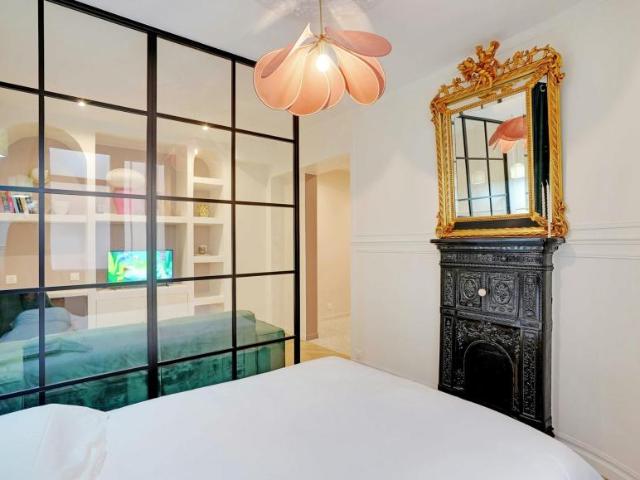 Paris Paris 75009 103216789