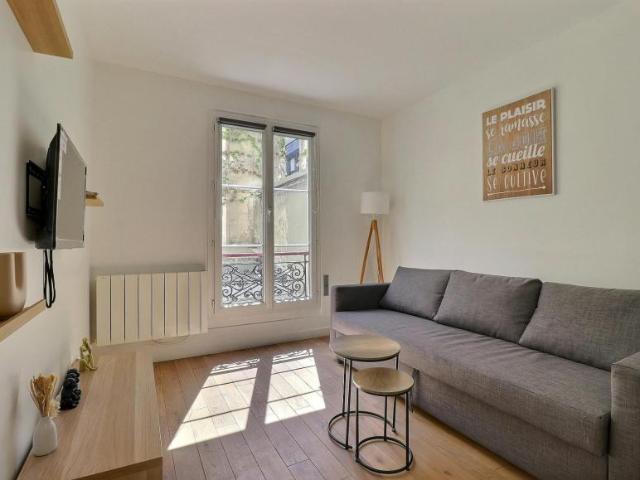 Paris Paris 75010 104825828