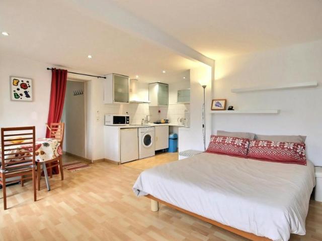 Paris Paris 75011 103656474