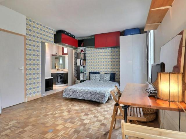 Paris Paris 75011 105334984
