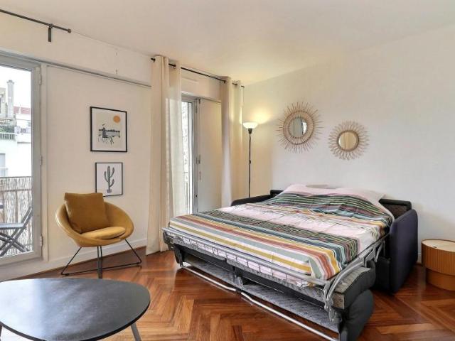 Paris Paris 75015 104797609