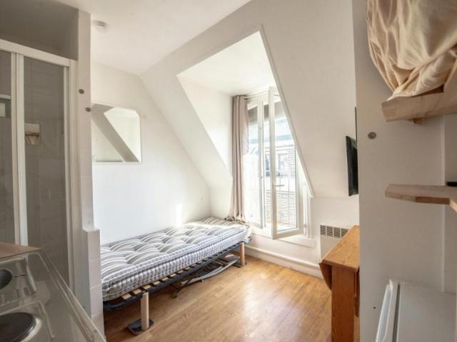 Paris Paris 75015 104364414