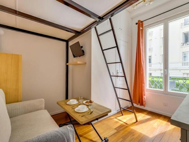 Paris Paris 75016 104435711