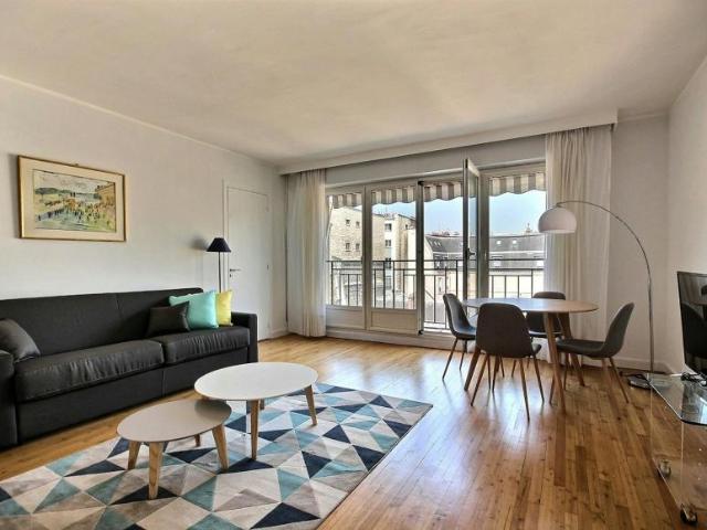 Paris Paris 75016 104825647
