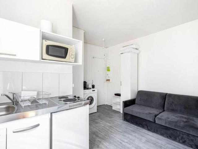 Paris Paris 75018 103576121