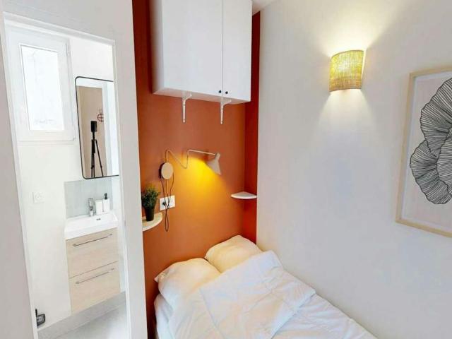 Paris Paris 75019 105089109