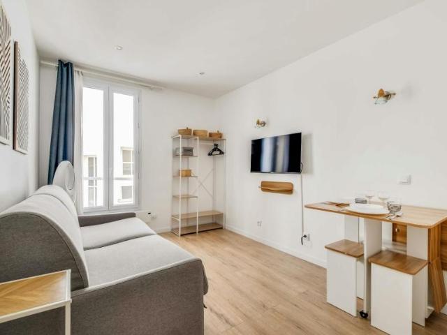 Paris Paris 75116 105717642