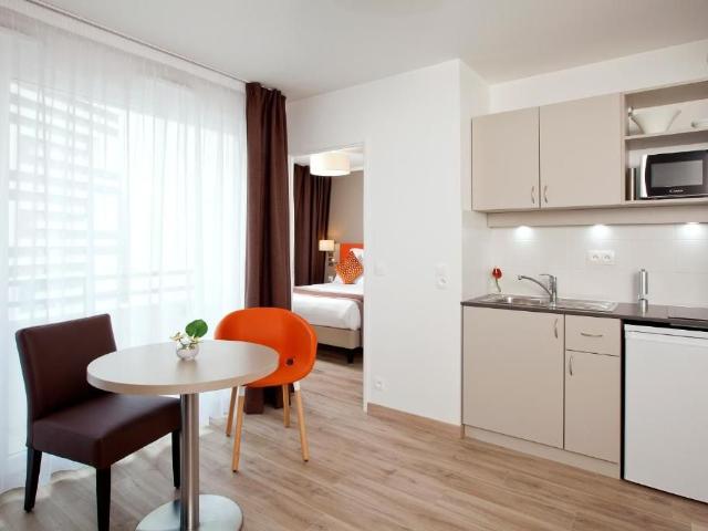 Paris Rosa Parks Spacious 1 BR apartment, Paris Amsterdam Apartments for Rent
