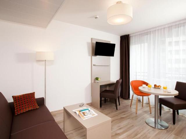 Paris Rosa Parks Spacious 1 BR apartment