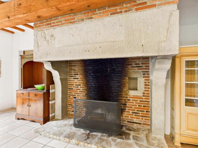 Parisot – Magnifique Maison en Pierre Rénovée de 4 Chambres. 179m² Parisot