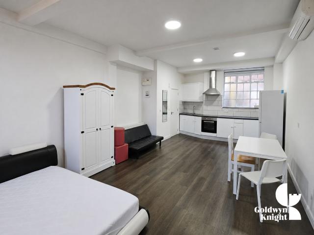 Parish Lane, London SE20, Studio to rent, £1,350 pcm | PrimeLocation