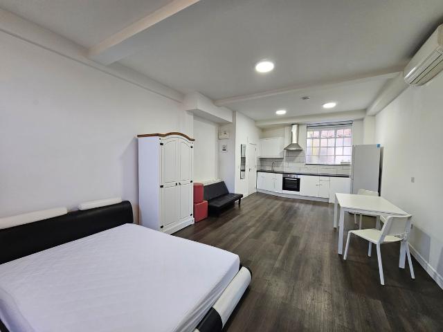 Parish Lane, Penge SE20, Studio to rent, £1,252 pcm | PrimeLocation