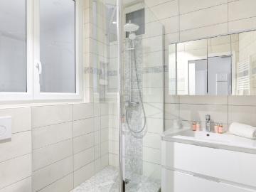 Parisian Elegance – Luxury in Daumesnil
