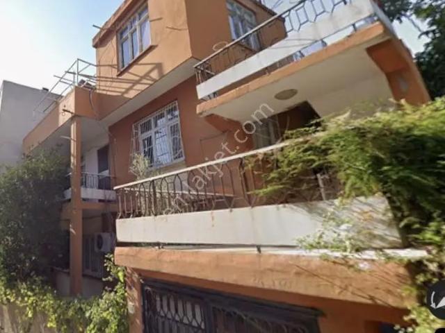 Paris'ten Yeşilyurt 440 M2 Arsa İçerisinde 2 Katlı Müstakil Ev