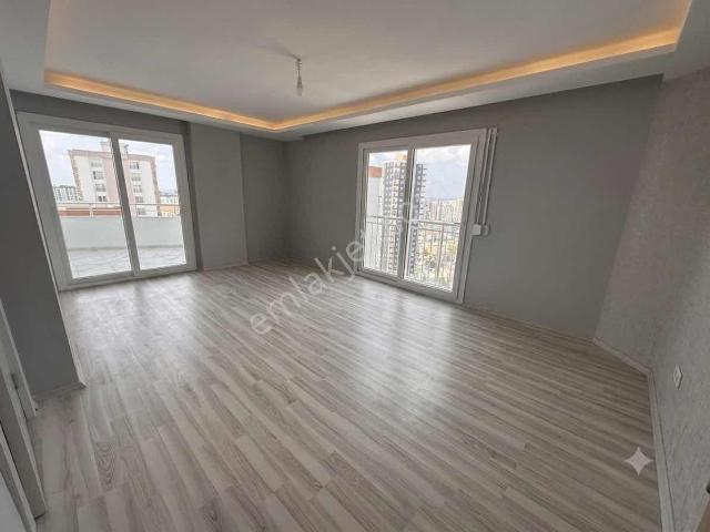 Paris'ten Kriminal Civarı K.mutfak 3+1 Kiralık Daire