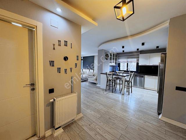 Paris'ten Kurtuluş'ta Dubleks,eşyalı 4+1 Kiralık Daire