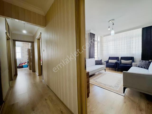 Paris'ten Masal Park Civarı Çok Geniş K.mutfak 3+1 Satılık Daire