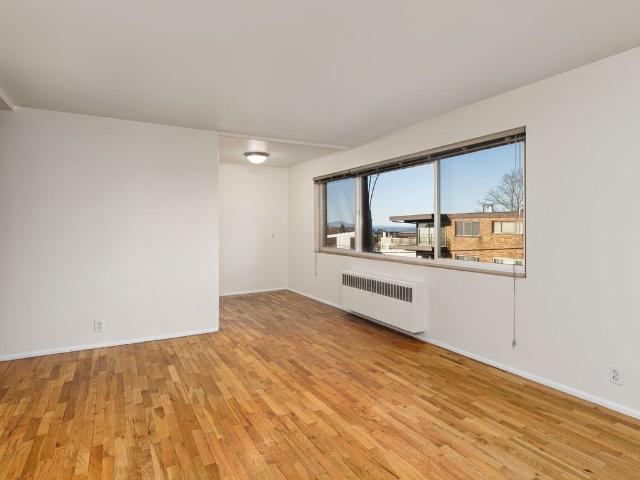 Park Manor 1 Bedroom Apartment for Rent at 535 13th Ave E, Seattle, WA 98102 Broadway