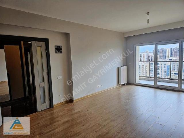 Park Mavera 3 Sitesinde 2+1 Kiralık Daire