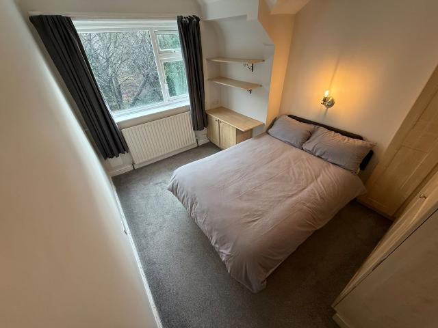 Park Mount, Kirkstall, Leeds LS5, 2 bed property to rent, £895 pcm | PrimeLocation