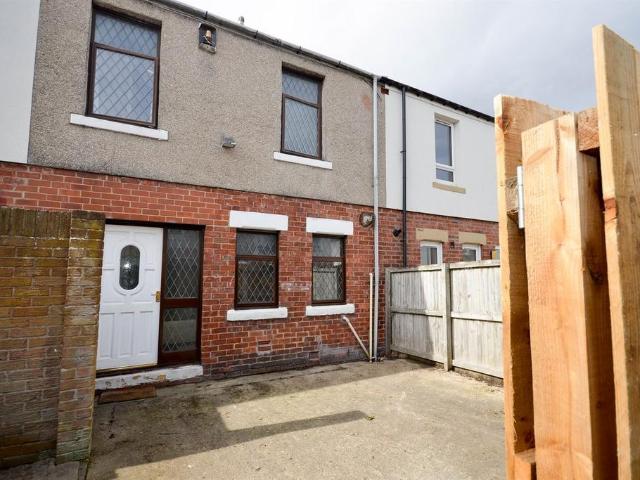 Park Avenue, Washington 2 bed terraced house to rent £725 pcm £167 pw