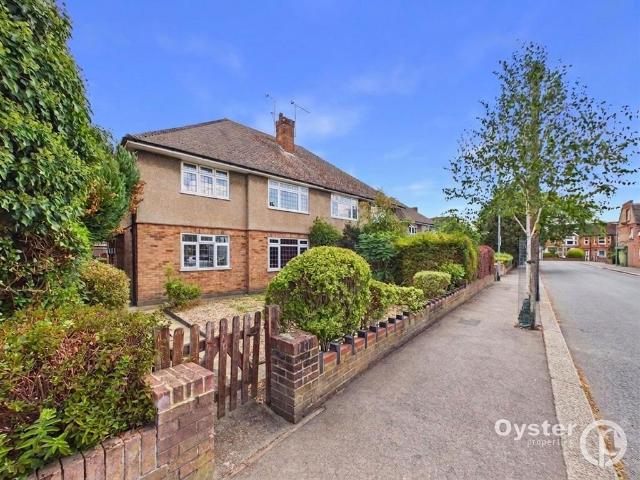 Park Avenue, Watford, WD18 2 bed maisonette to rent £1,650 pcm £381 pw