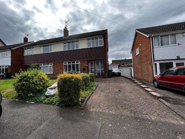 Park Avenue, Wombourne, Wolverhampton WV5, 3 bed semi detached house to rent, £1,250 pcm | PrimeLocation