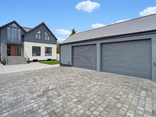 Park Avenue, Wraysbury. 4 bed detached house to rent £8,500 pcm £1,962 pw