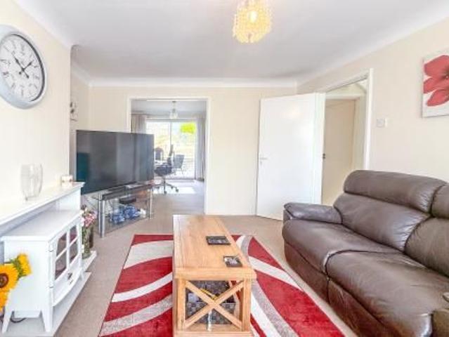 Park Avenue, Bushey, WD23