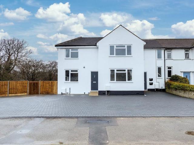 Park Avenue, Bushey WD23, 1 bed flat to rent, £1,450 pcm | PrimeLocation
