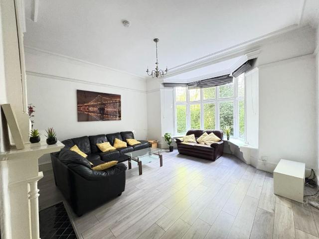 Park Avenue, Endcliffe, Sheffield S10, 4 bed flat to rent, £1,550 pcm | PrimeLocation