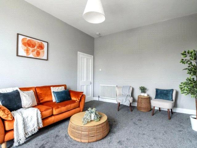 Park Avenue, London N22, 2 bed detached house to rent, £2,600 pcm | PrimeLocation